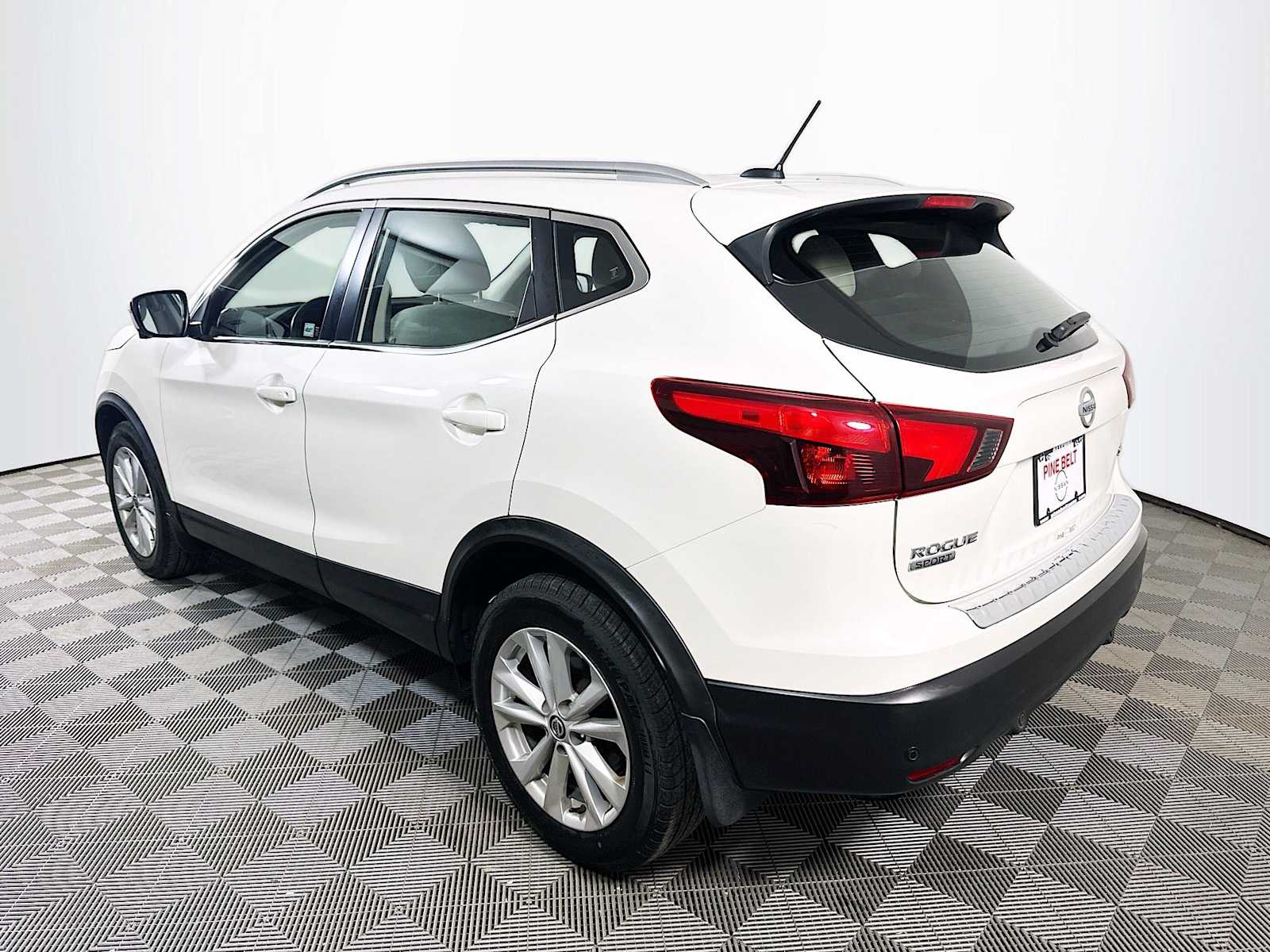 2019 Nissan Rogue Sport SV photo 6