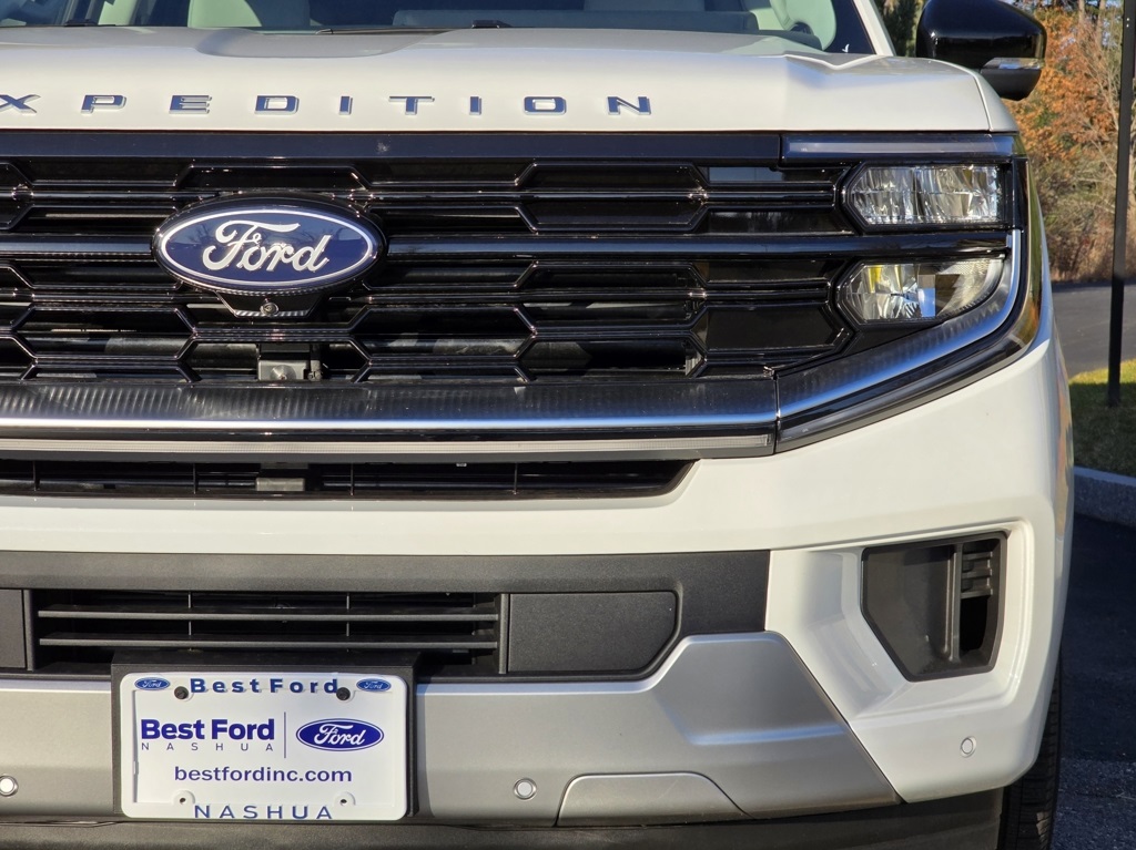 2025 Ford Expedition Platinum MAX photo 4