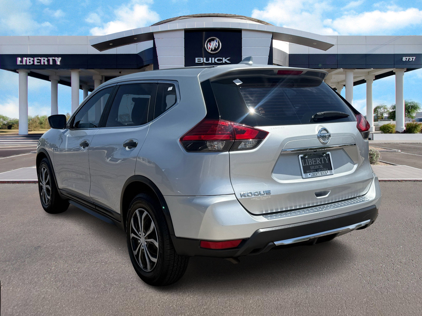 2017 Nissan Rogue S photo 2