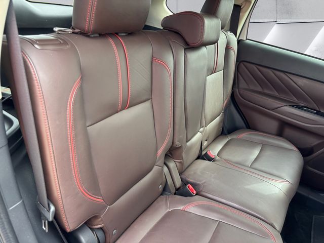 2018 Mitsubishi Outlander PHEV GT photo 16