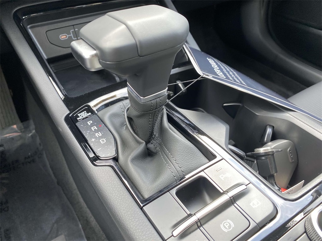 2025 Kia K5 GT-Line photo 17