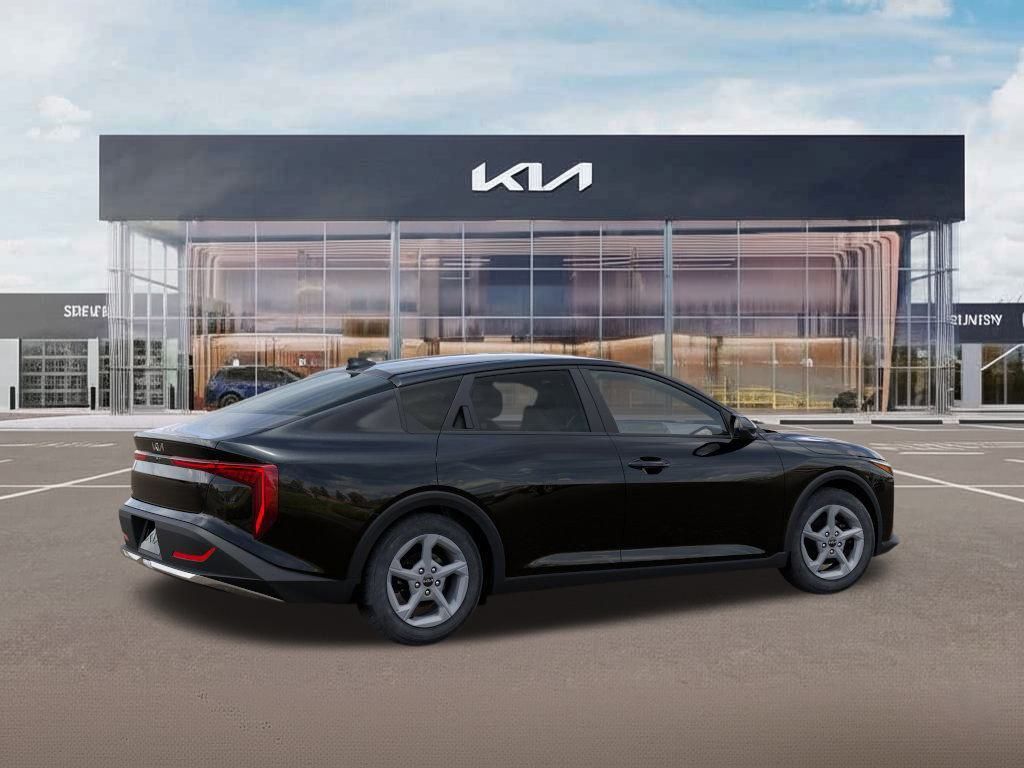 2025 Kia K4 LXS photo 4