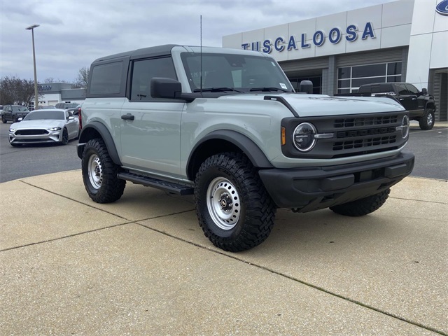 2023 Ford Bronco 2-Door Base's photo