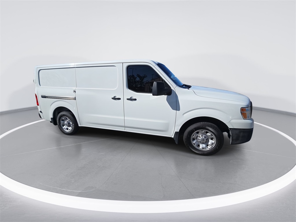 2020 Nissan NV2500 HD SV photo 9