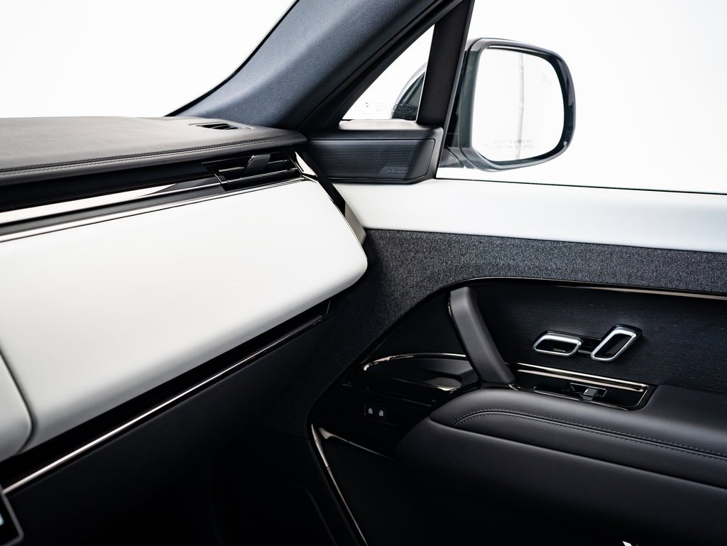 2025 Land Rover Range Rover Sport SE photo 31