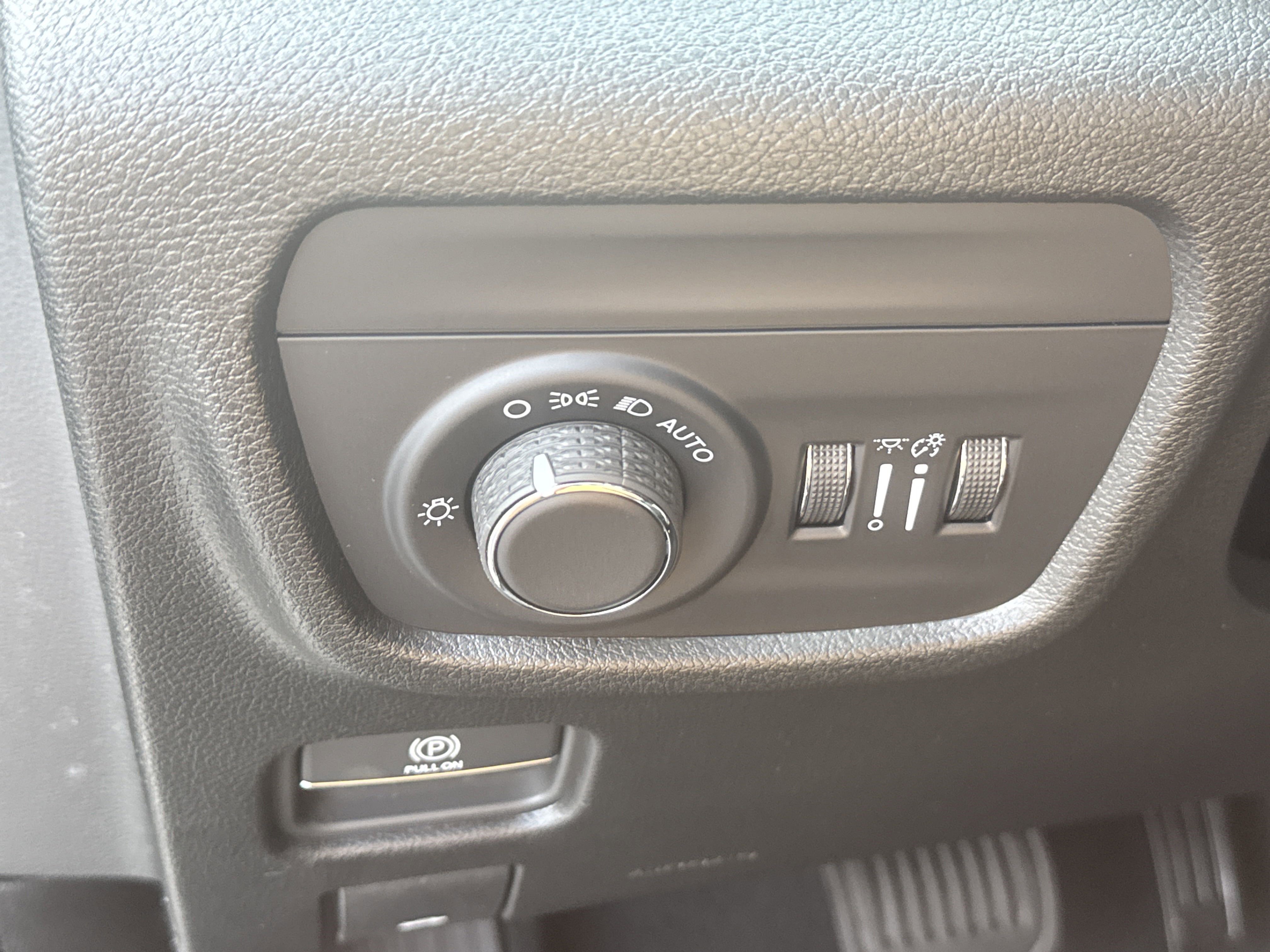 2025 Jeep Grand Cherokee Laredo X photo 24