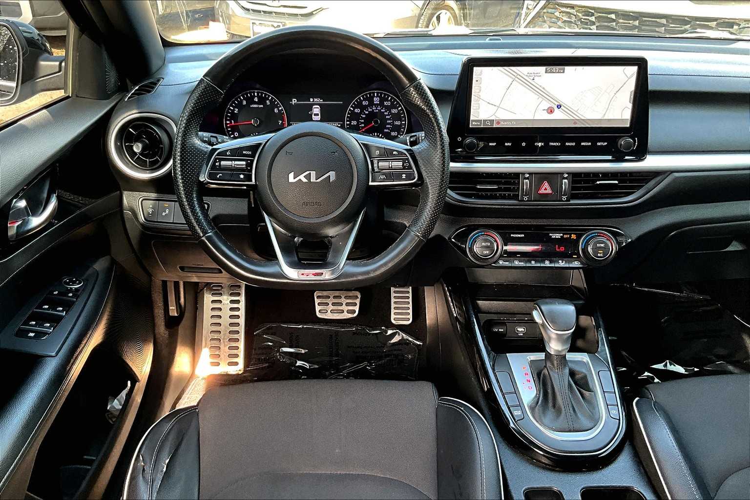 2024 Kia Forte GT-Line photo 5