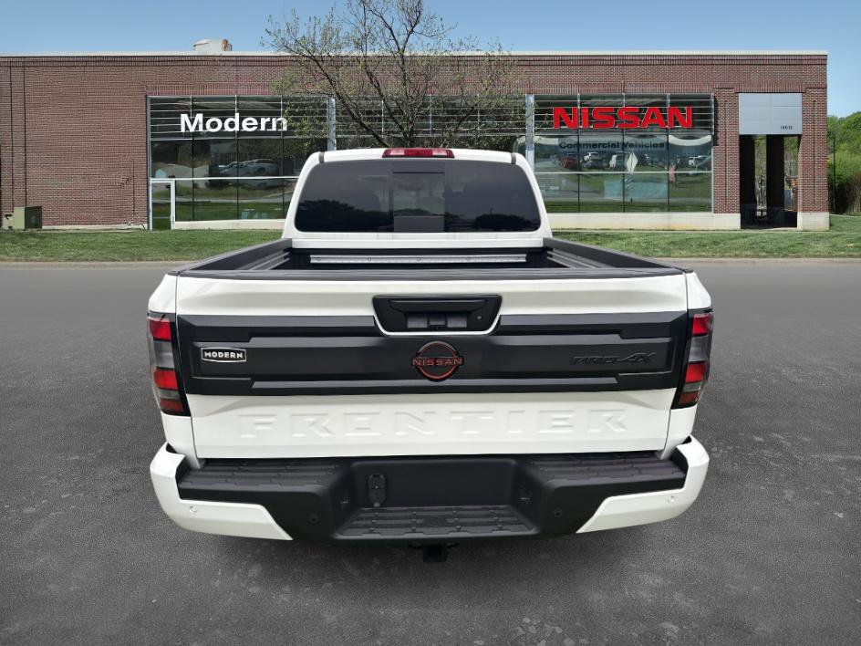 2025 Nissan Frontier PRO-4X photo 3