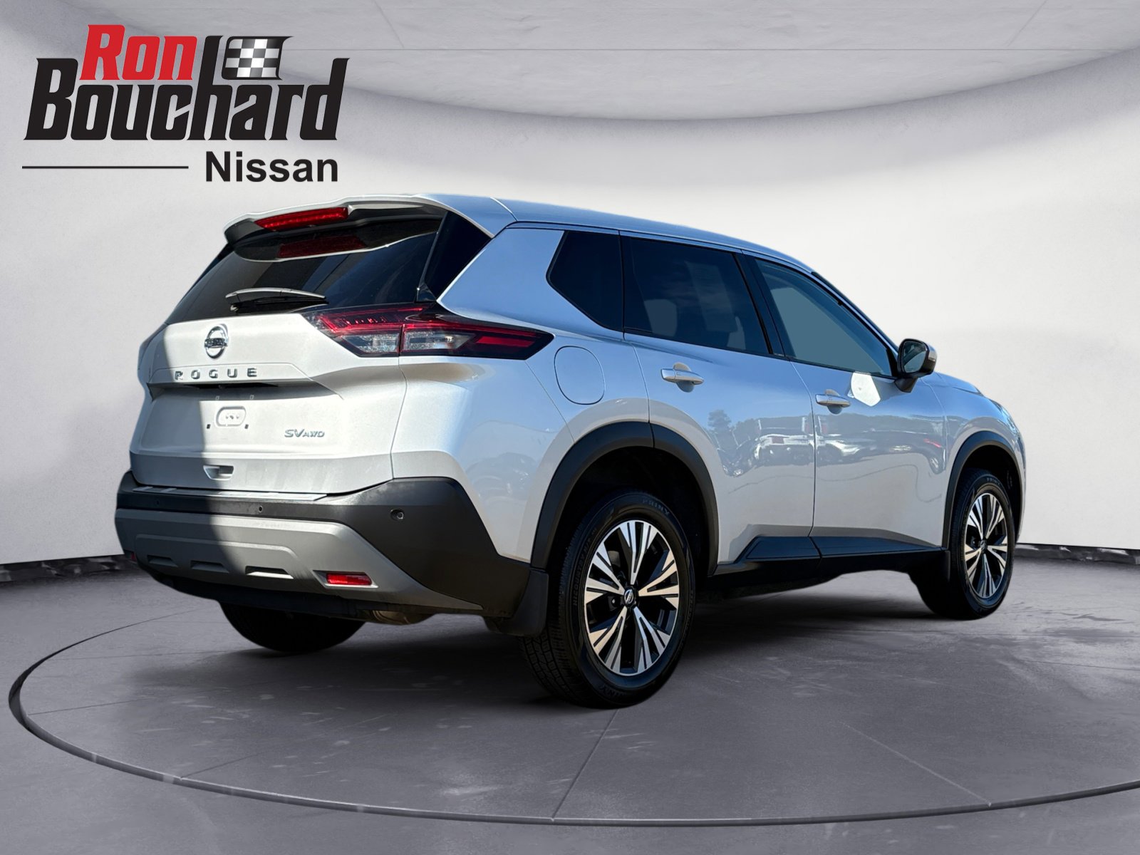 2021 Nissan Rogue SV photo 2
