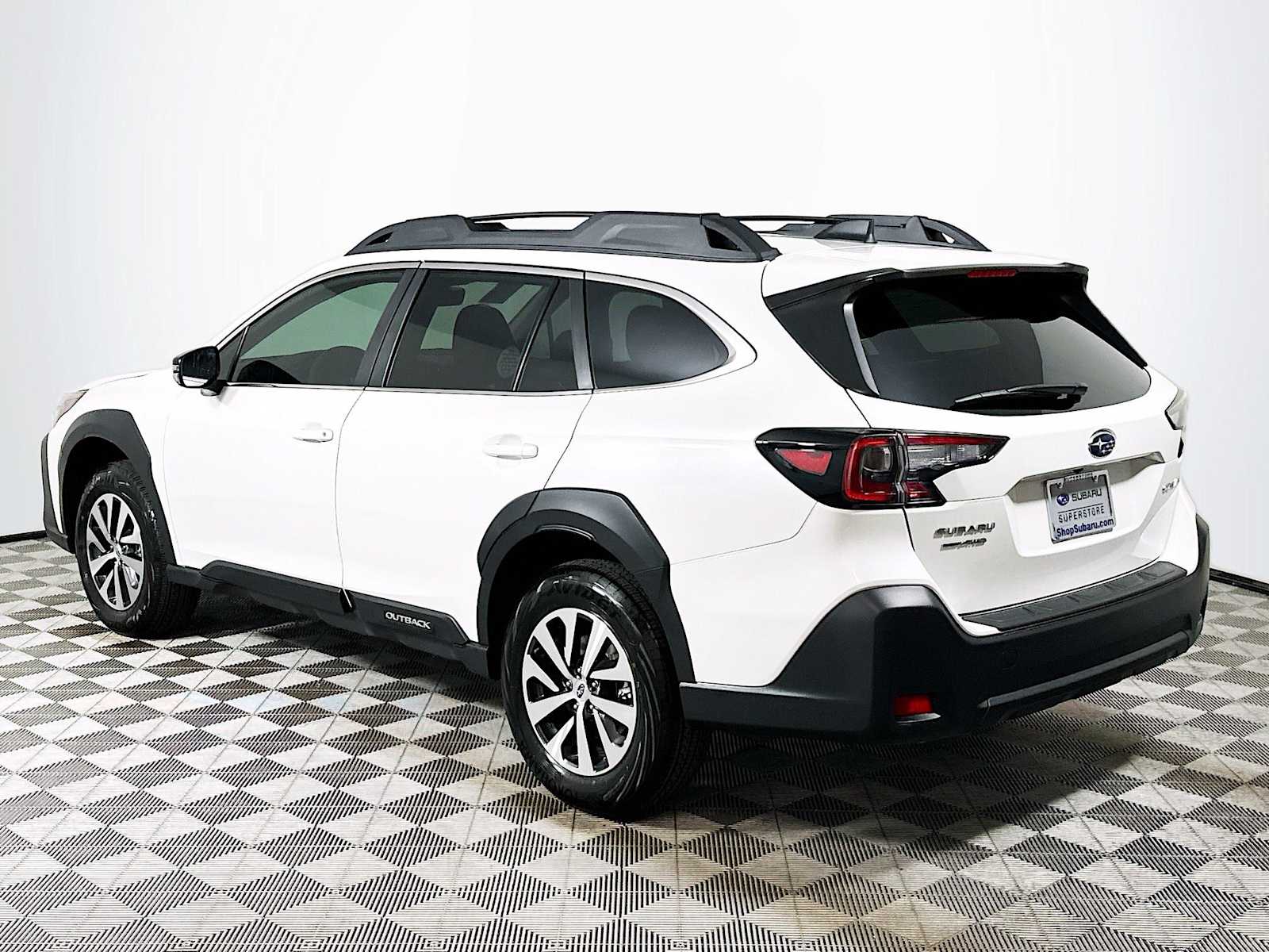 2025 Subaru Outback Premium photo 2