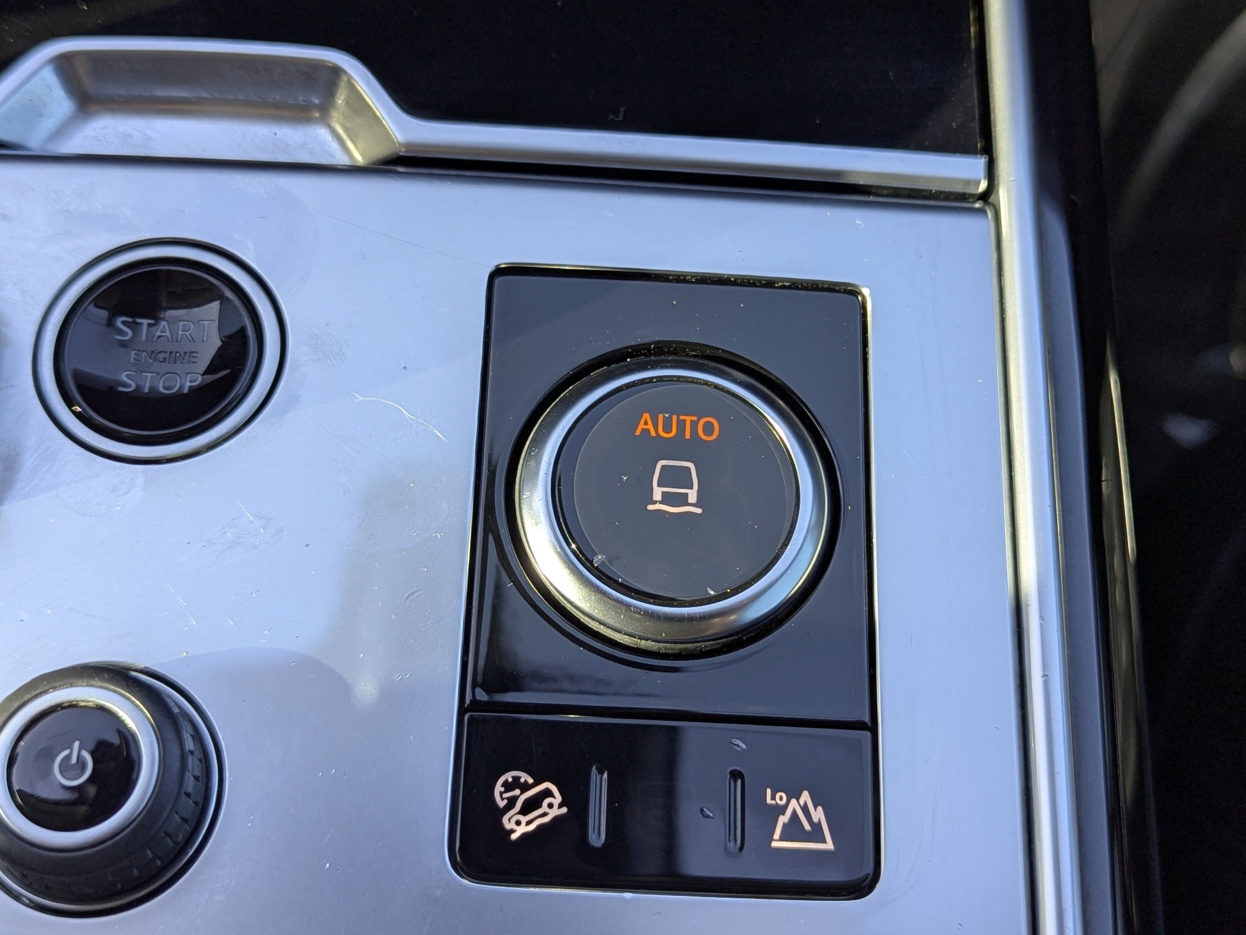 2023 Land Rover Range Rover SE photo 34
