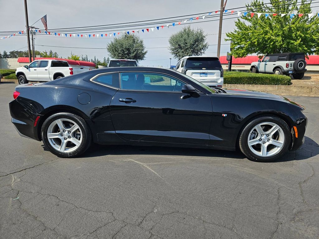 2023 Chevrolet Camaro 1LT photo 7