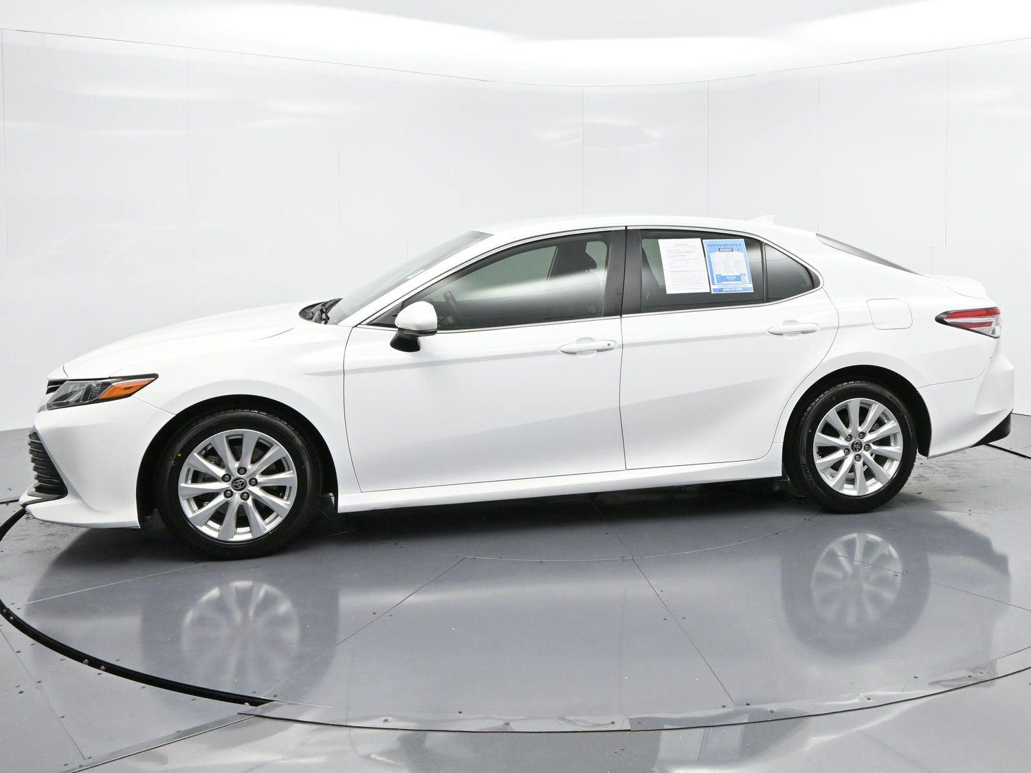 2020 Toyota Camry LE photo 4