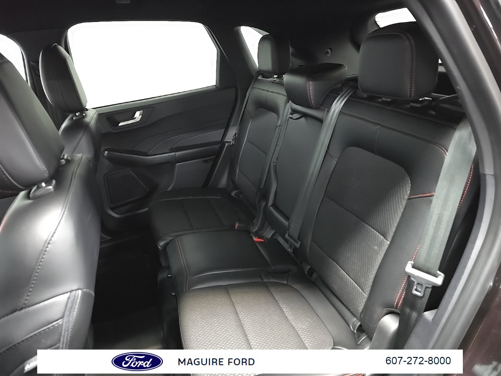 2023 Ford Escape ST-Line Select photo 30