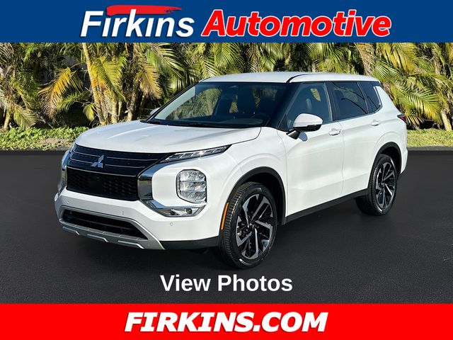 2024 Mitsubishi Outlander SE's photo