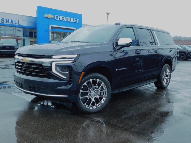 2026 Chevrolet Suburban LS photo 2