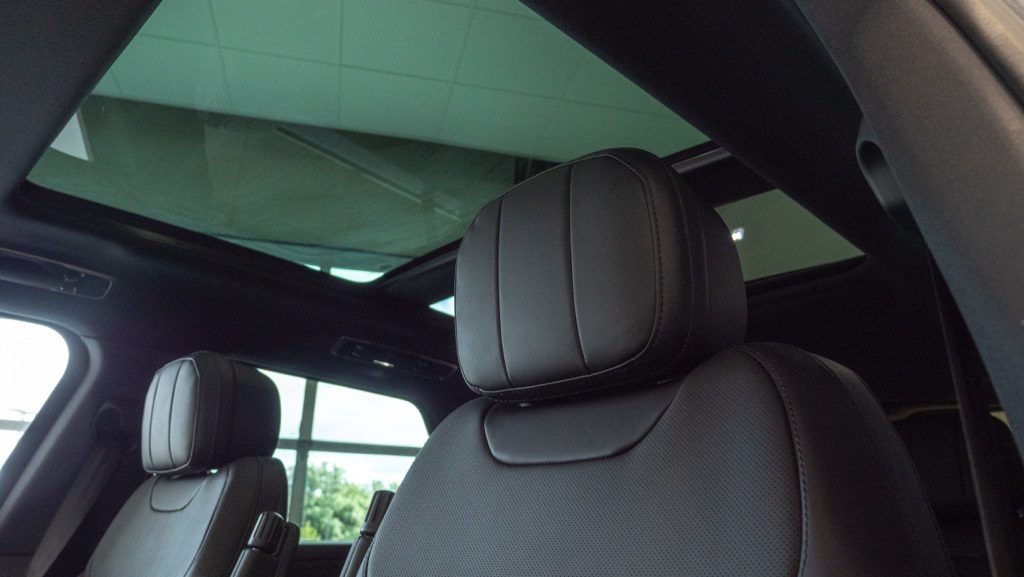 2025 Land Rover Range Rover Sport SE photo 15