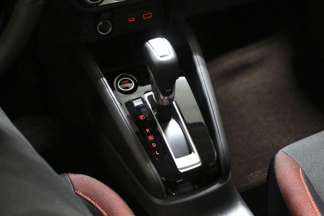 2025 Nissan Versa SR photo 11