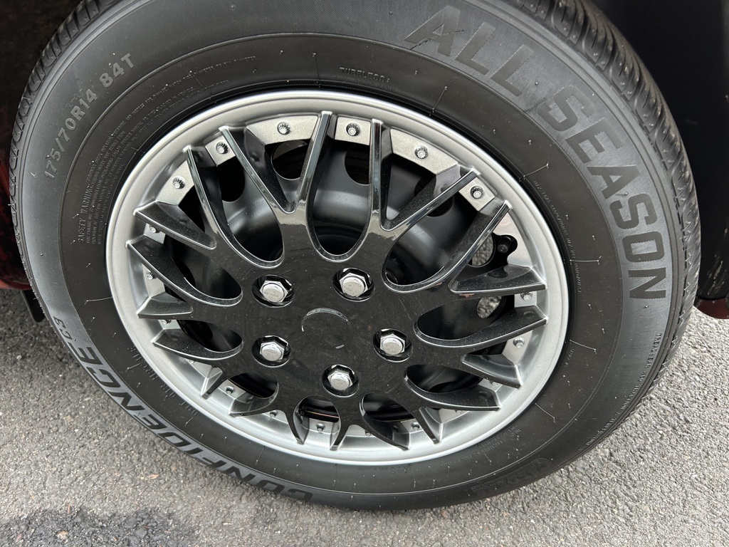 2008 Hyundai Accent GS photo 9