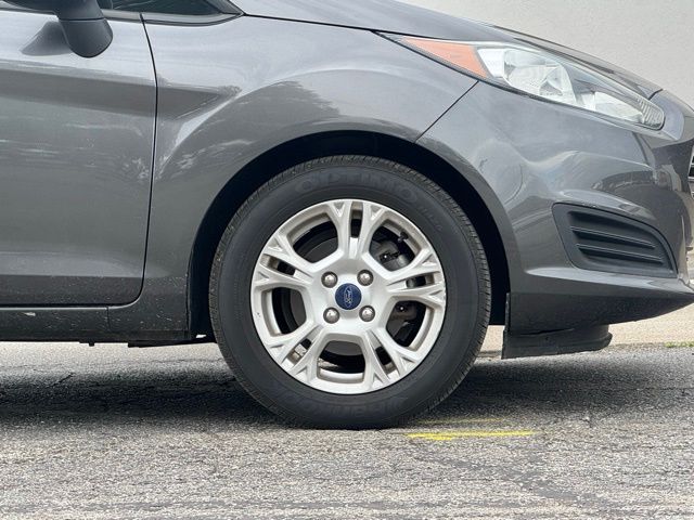 2015 Ford Fiesta SE photo 3
