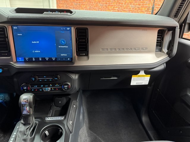 2025 Ford Bronco Outer Banks photo 16