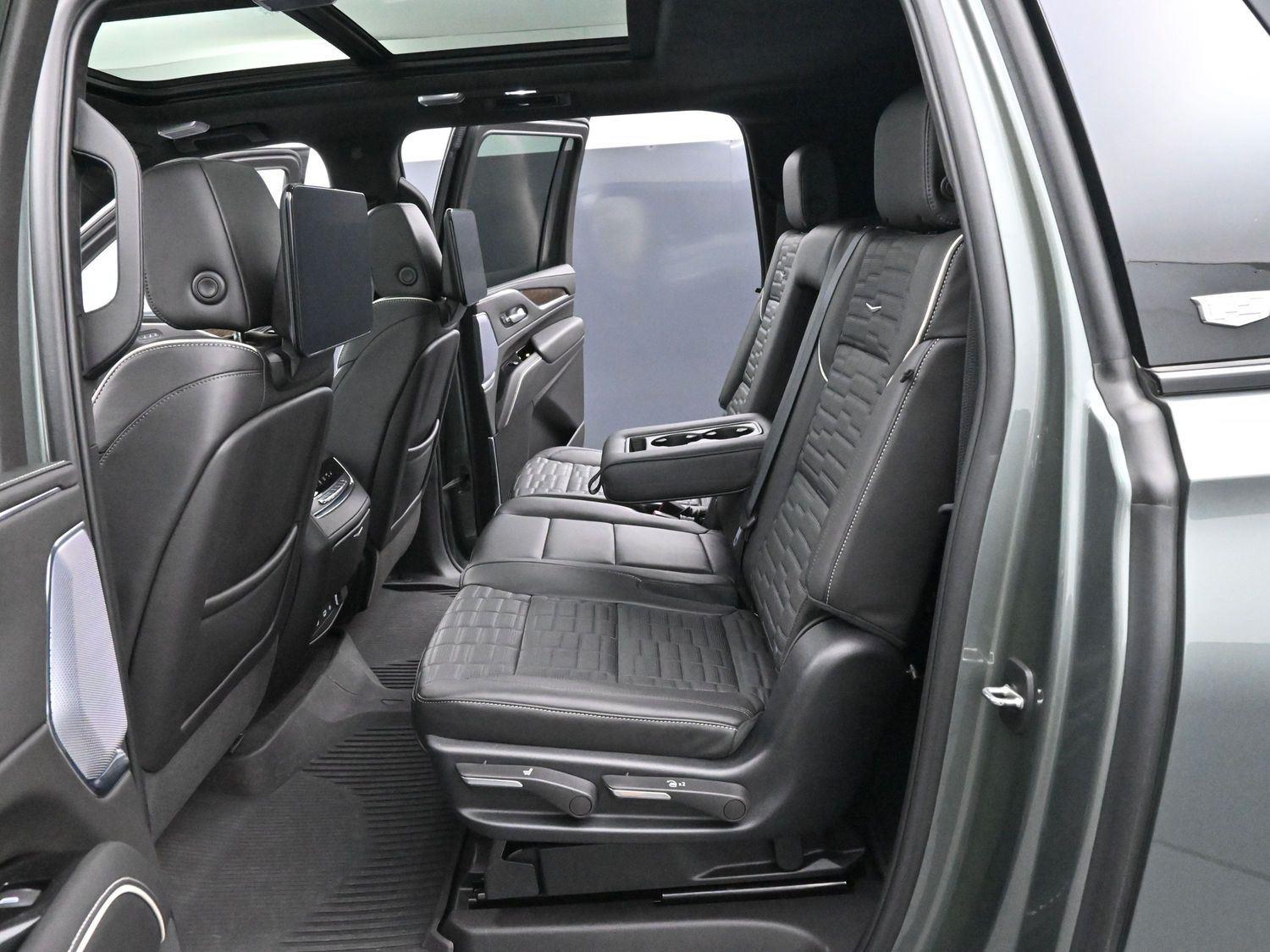 2023 Cadillac Escalade ESV Sport Platinum photo 29
