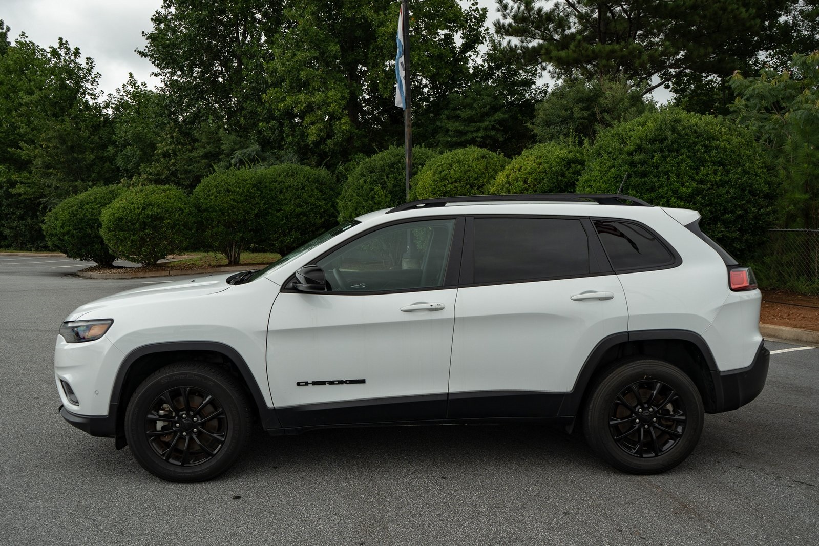 2023 Jeep Cherokee Altitude photo 4
