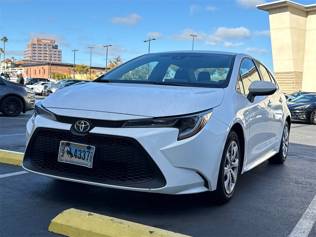 2022 Toyota Corolla LE photo 2
