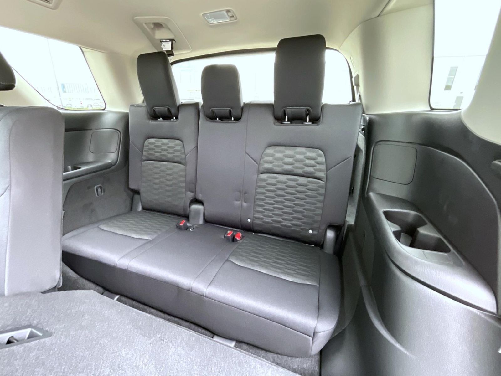 2025 Nissan Pathfinder SV photo 12