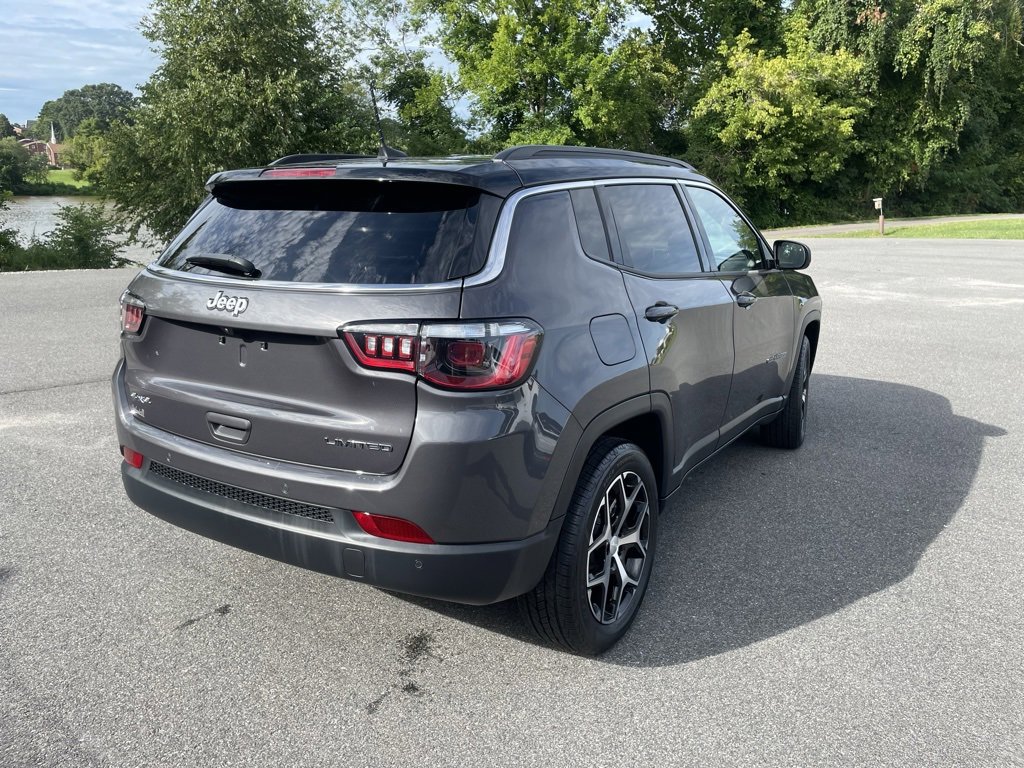 2024 Jeep Compass Limited photo 4