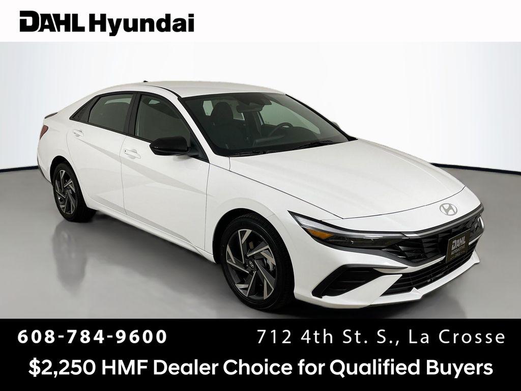 2025 Hyundai Elantra SEL's photo
