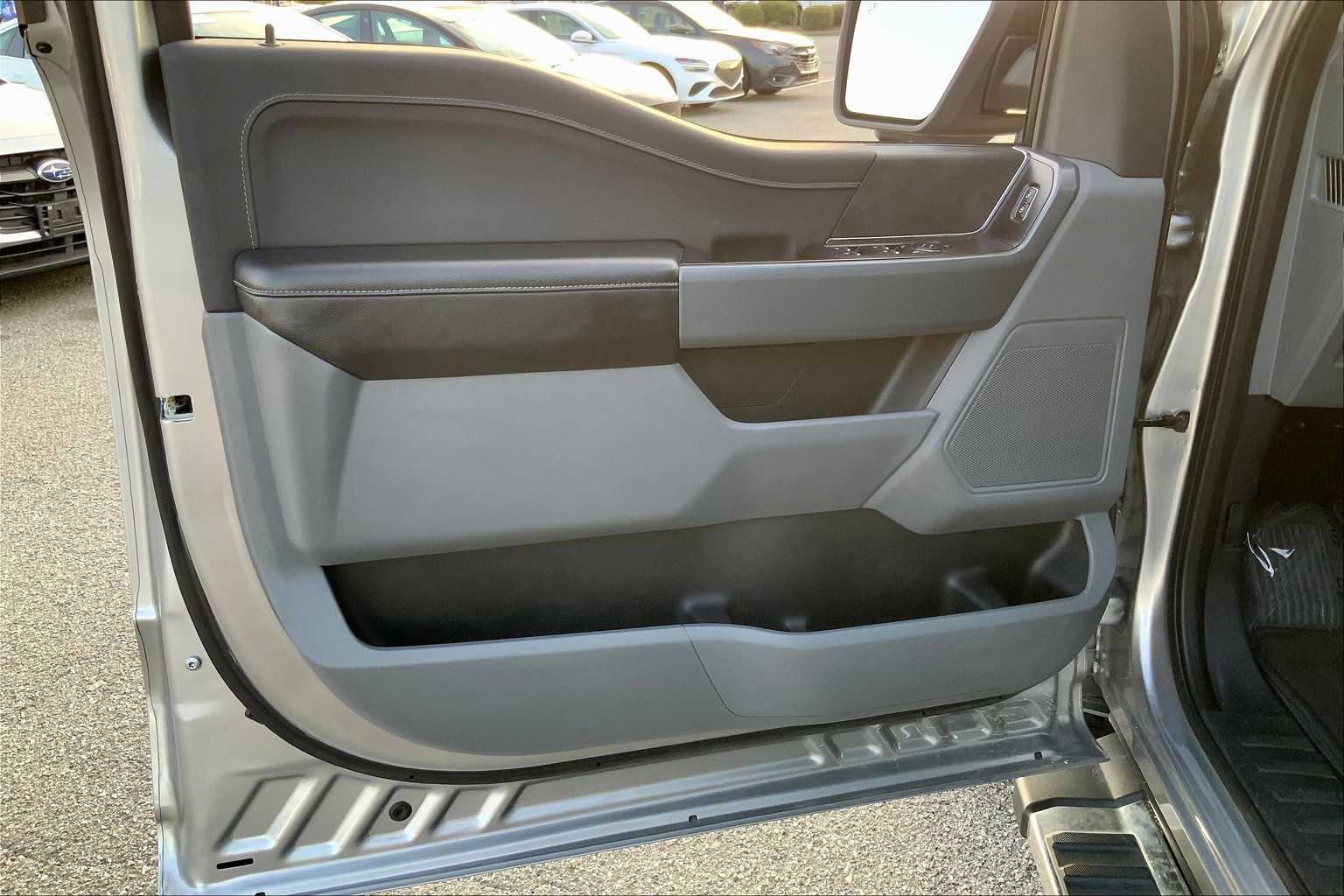 2024 Ford F-150 XLT photo 18