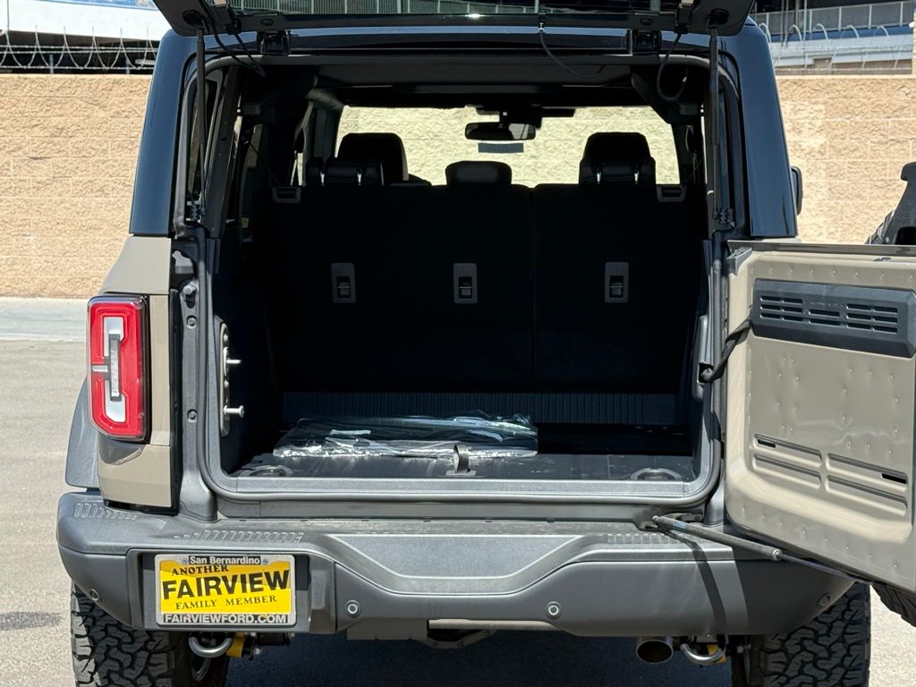 2025 Ford Bronco Badlands photo 16