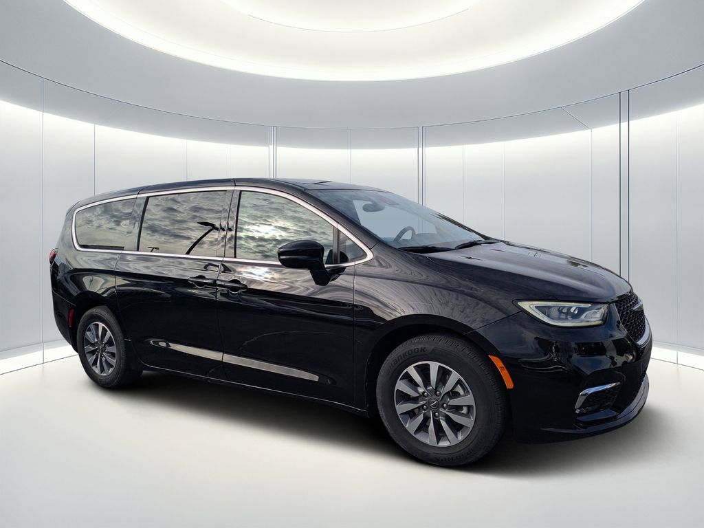 2024 Chrysler Pacifica PHEV Select