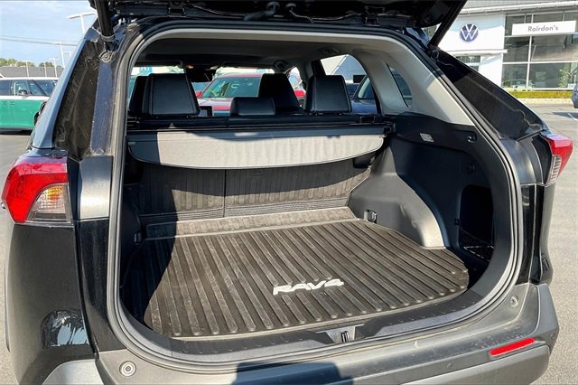 2020 Toyota RAV4 Limited photo 25