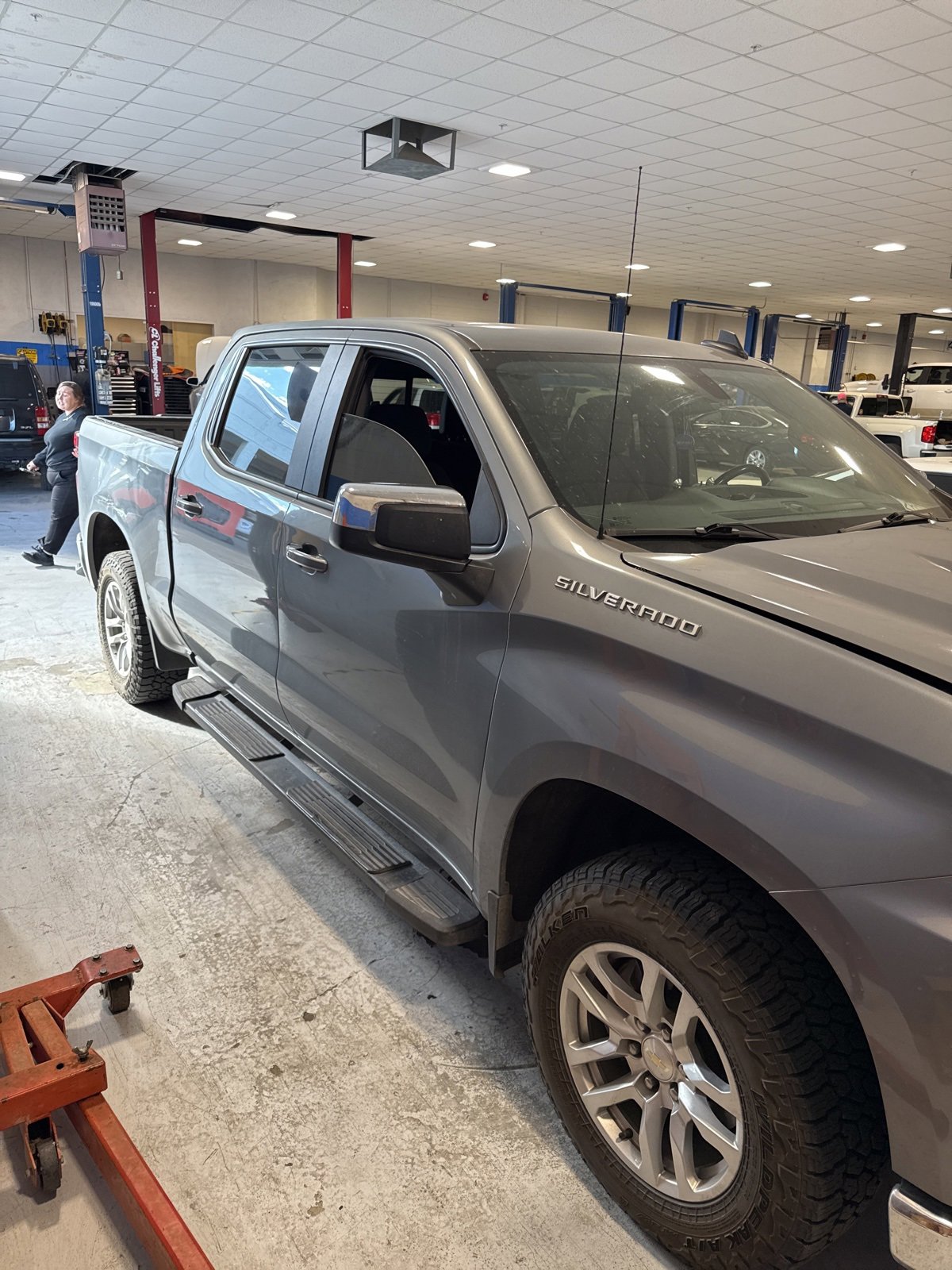 2019 Chevrolet Silverado 1500 LT photo 2