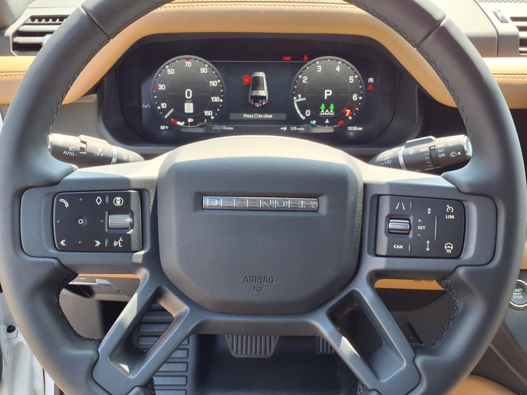 2025 Land Rover Defender 130 S photo 9