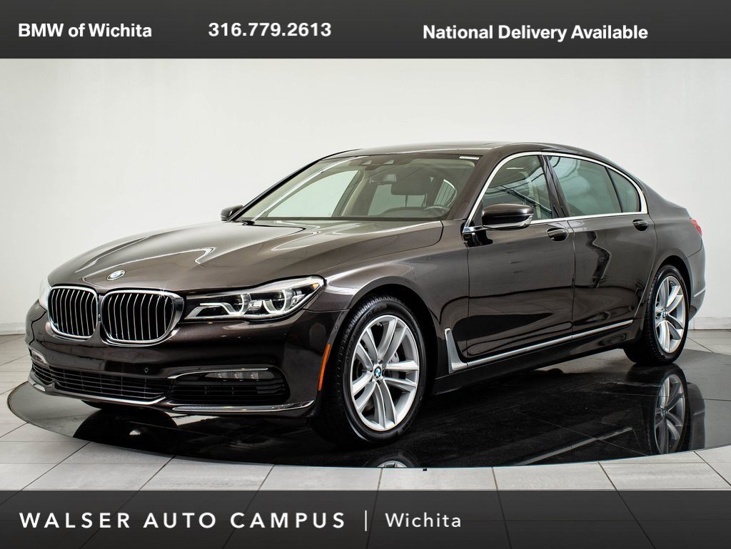 2016 BMW 7 Series 750i's photo