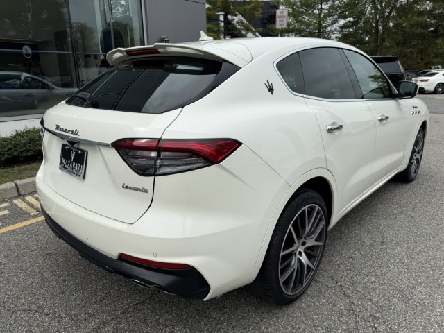 2022 Maserati Levante Modena photo 6