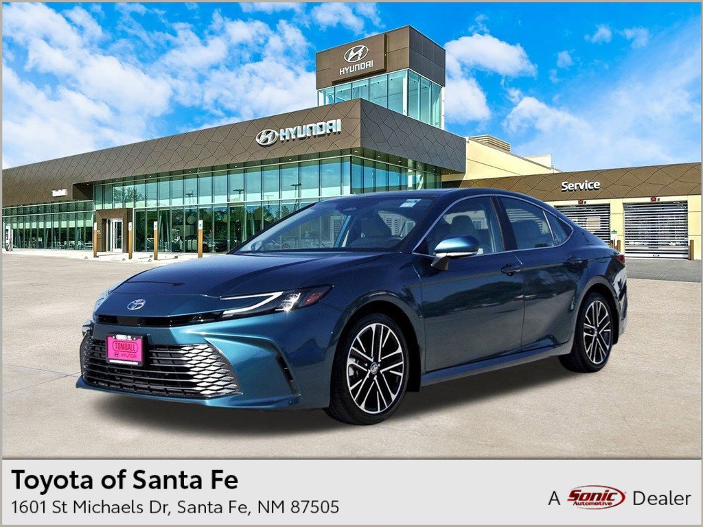 2025 Toyota Camry XLE's photo