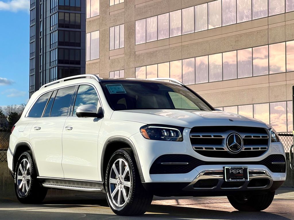 2022 Mercedes-Benz GLS GLS450's photo
