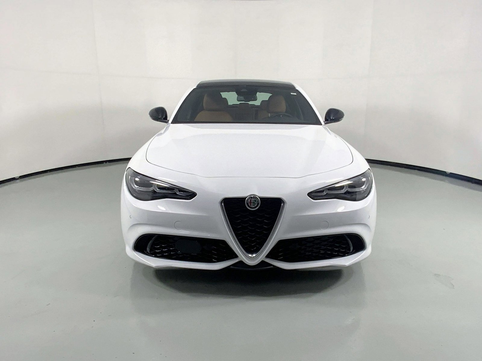 2024 Alfa Romeo Giulia Ti photo 3