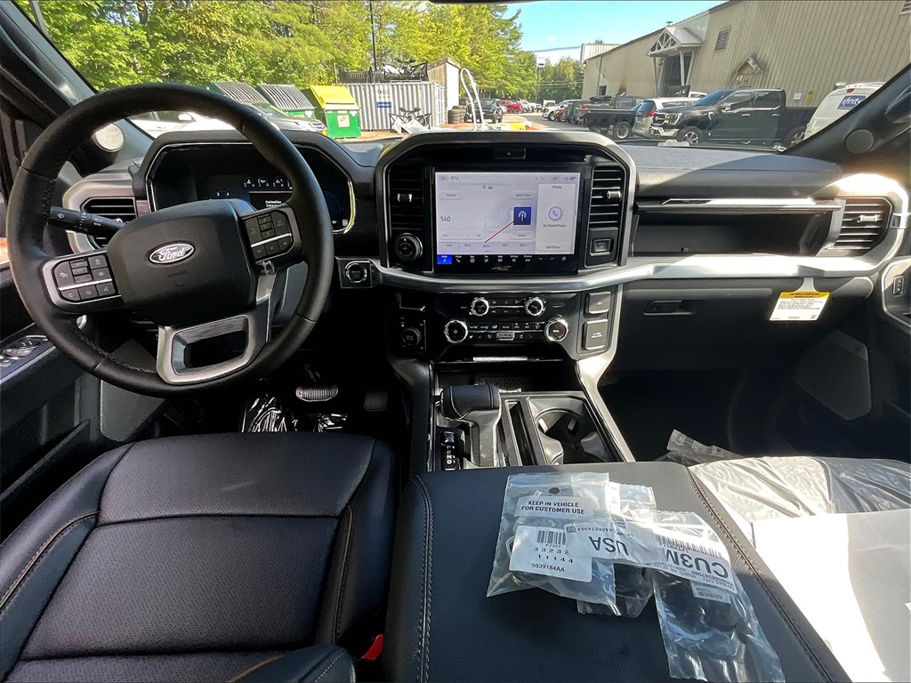 2025 Ford F-150 Lariat photo 4