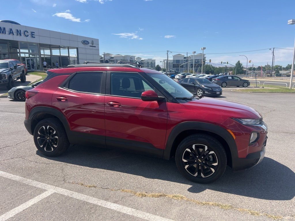 2021 Chevrolet Trailblazer LT photo 2