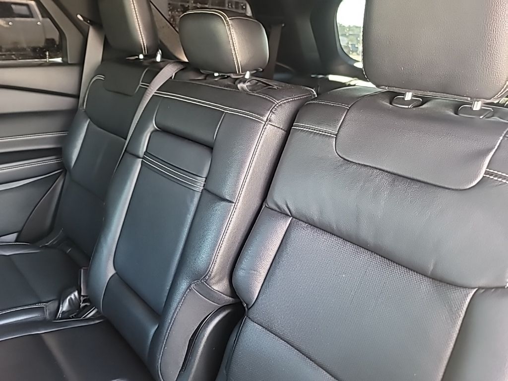 2021 Ford Explorer ST photo 9