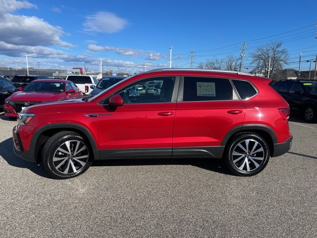 2022 Volkswagen Taos SE photo 4