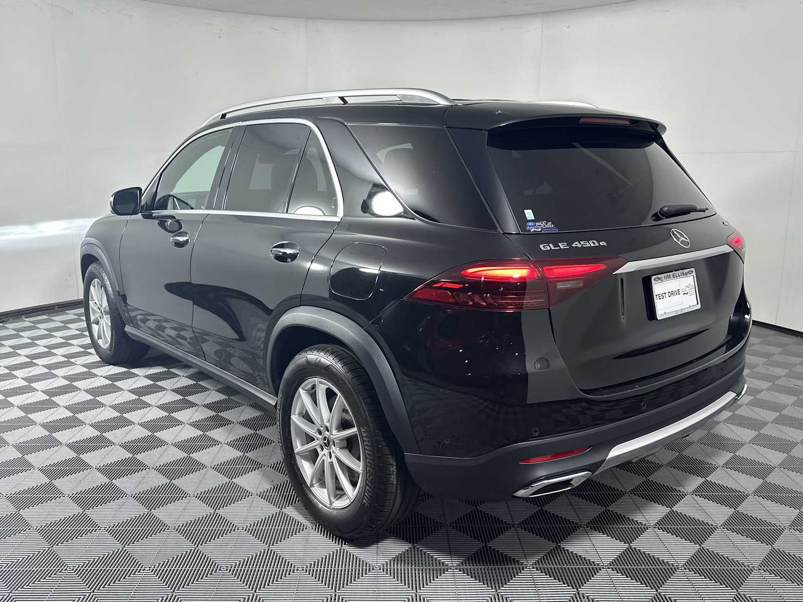 2024 Mercedes Benz GLE 450e photo 2