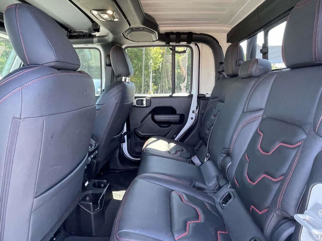 2021 Jeep Gladiator Sport photo 17