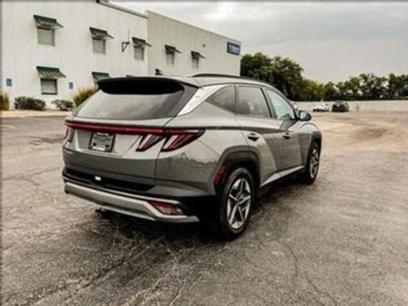 2025 Hyundai Santa Cruz Limited photo 4