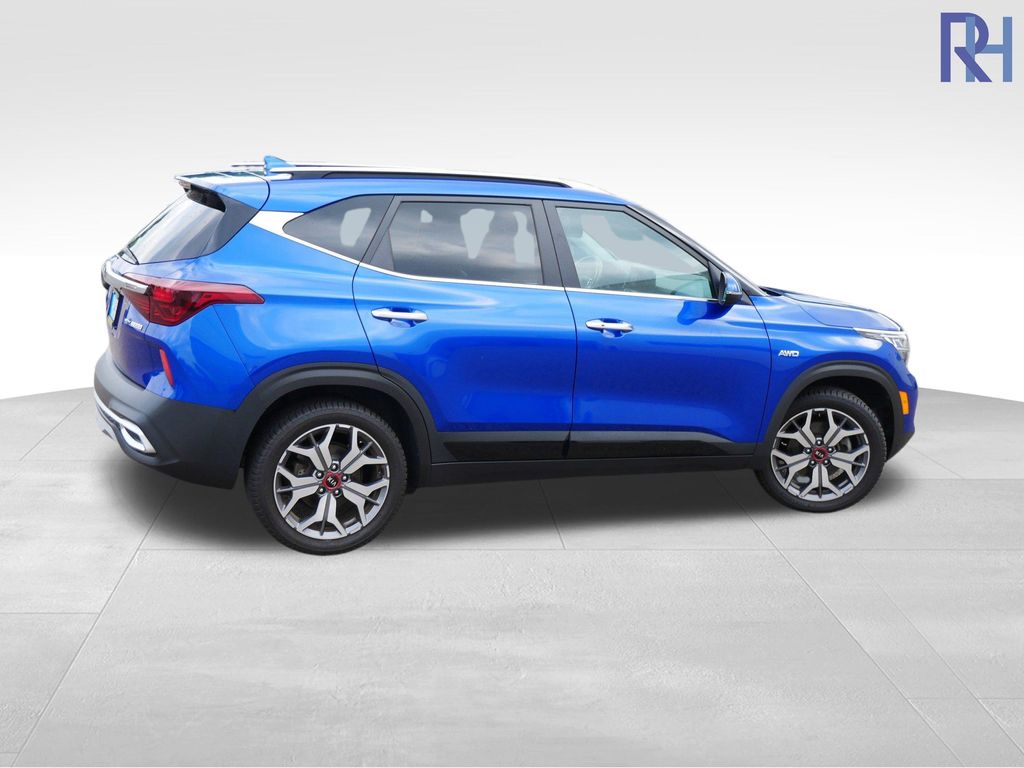 Used 2021 Kia Seltos SX with VIN KNDETCA23M7174933 for sale in Coon Rapids, Minnesota